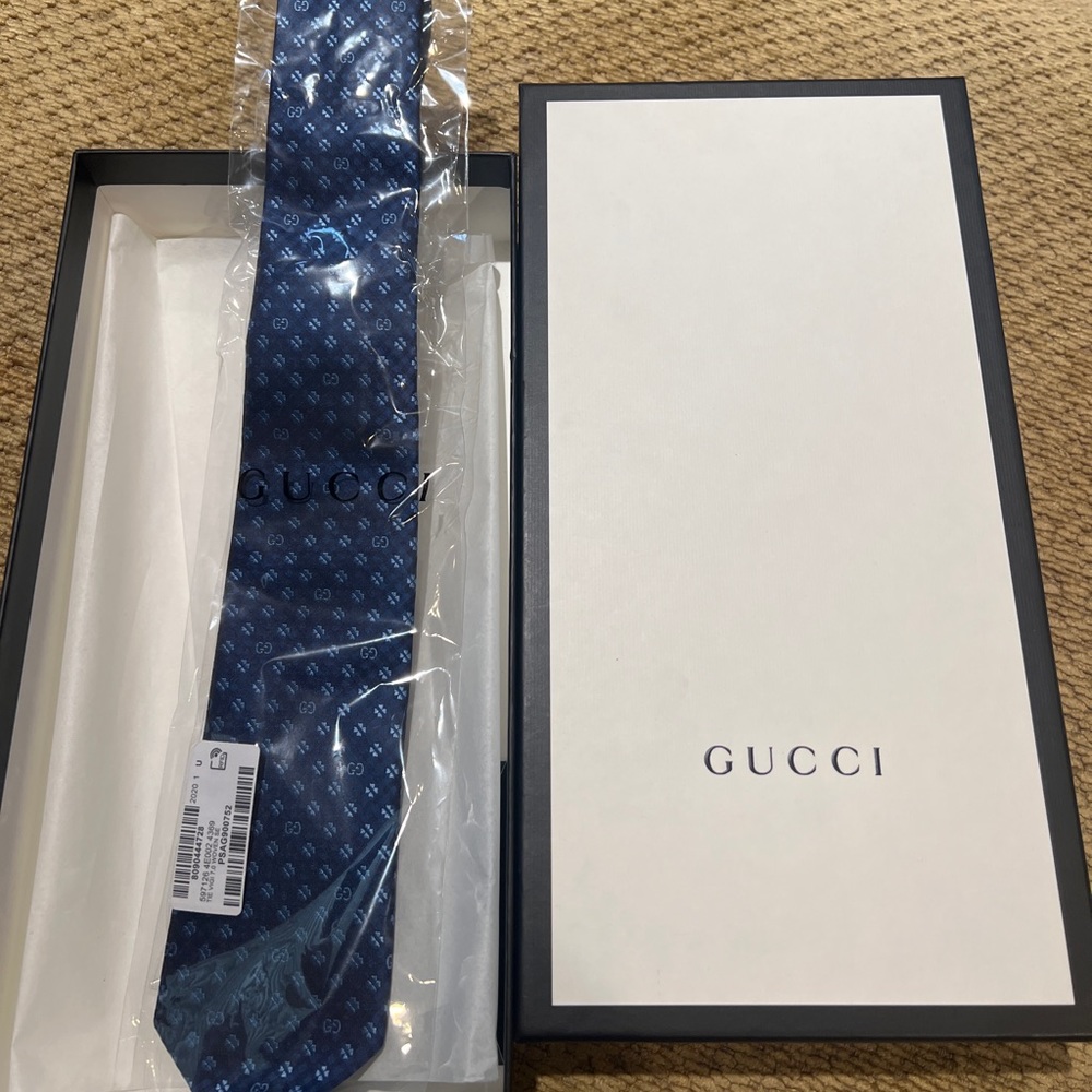 Gucci Shamrock tie